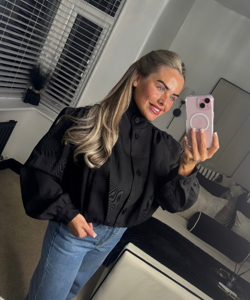 The Nóir Cropped Jacket